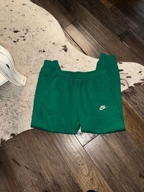Nike Green Sportswear Club Fleece Joggers